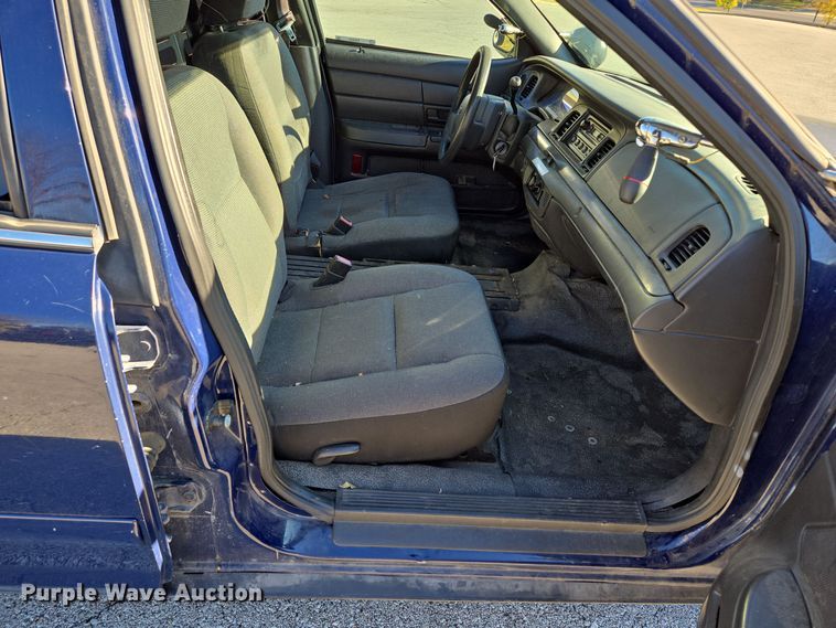 image for item EQ3605 2008 Ford Crown Victoria Police Interceptor  