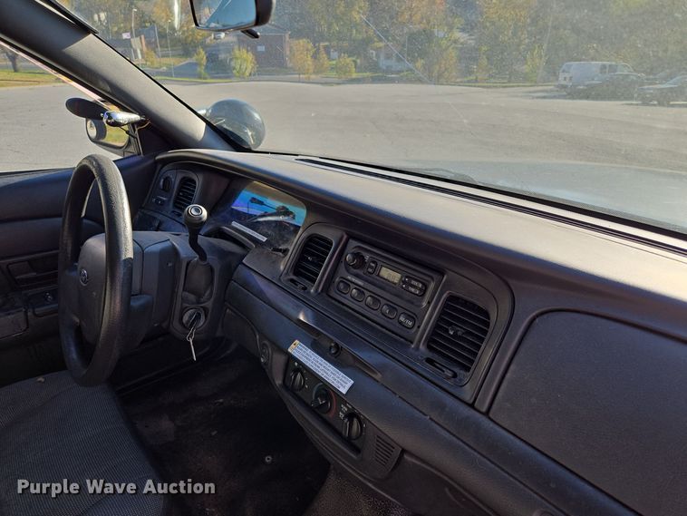 image for item EQ3605 2008 Ford Crown Victoria Police Interceptor  