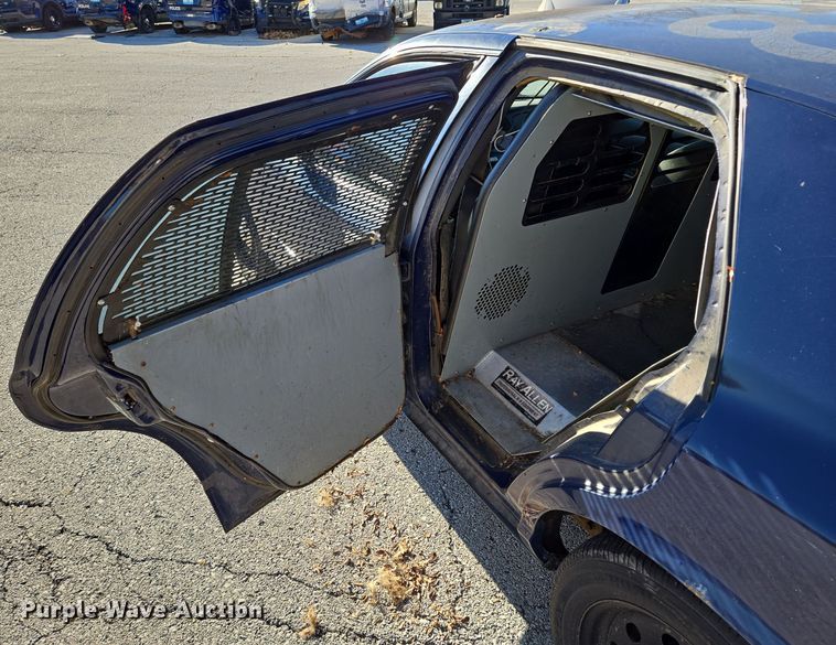image for item EQ3605 2008 Ford Crown Victoria Police Interceptor  