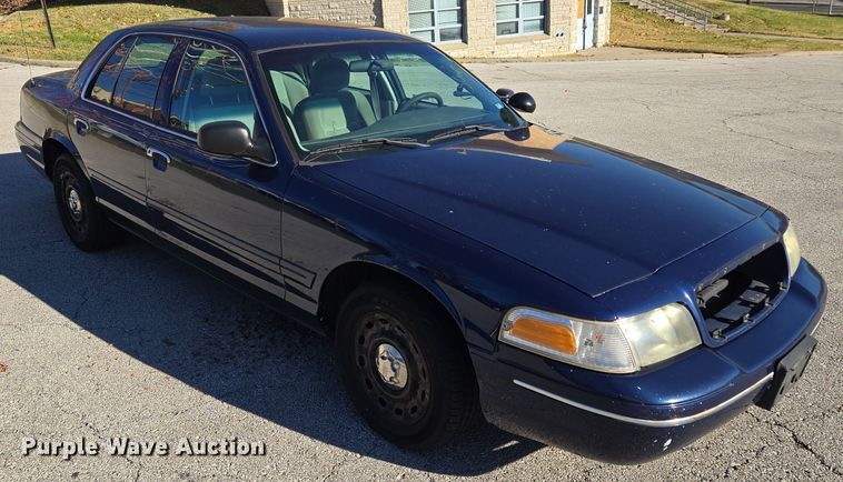 image for item EQ3607 2005 Ford Crown Victoria Police Interceptor 