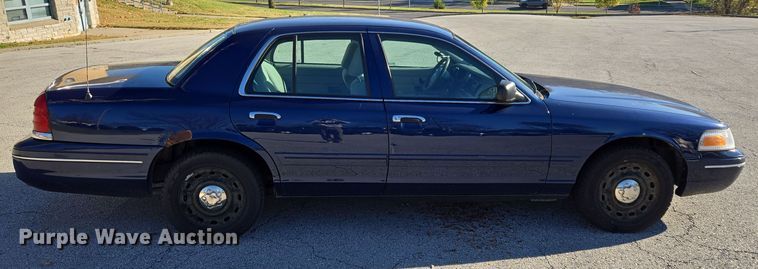 image for item EQ3607 2005 Ford Crown Victoria Police Interceptor 