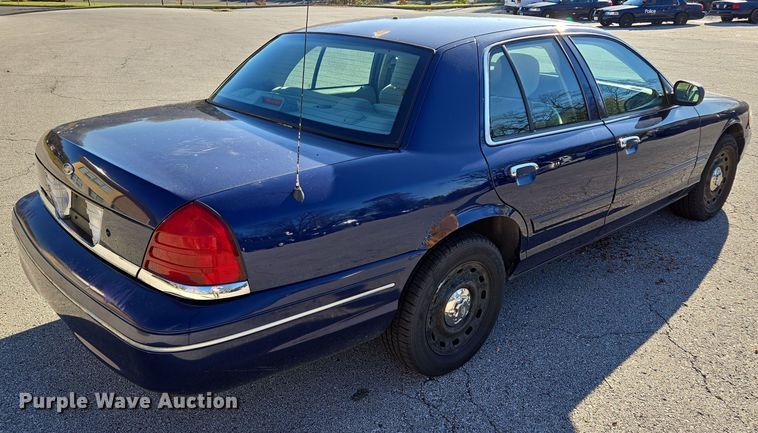 image for item EQ3607 2005 Ford Crown Victoria Police Interceptor 