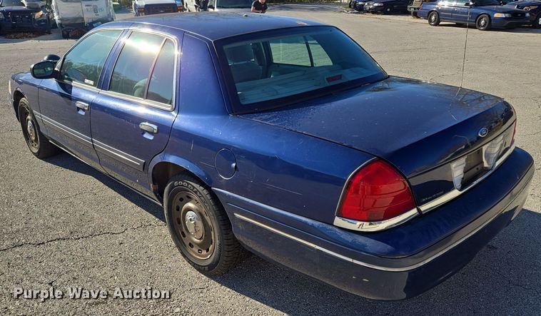 image for item EQ3607 2005 Ford Crown Victoria Police Interceptor 