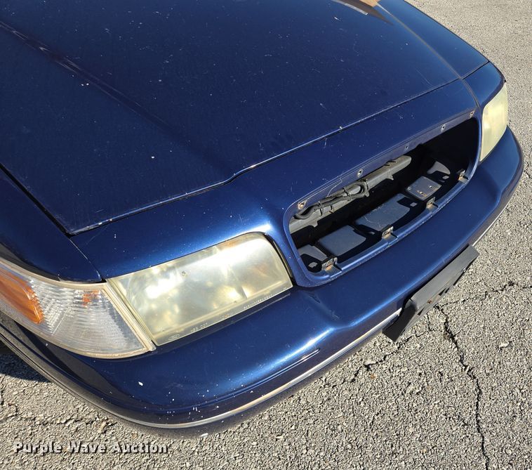 image for item EQ3607 2005 Ford Crown Victoria Police Interceptor 