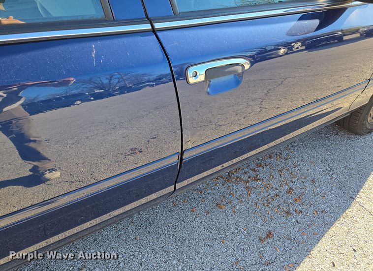 image for item EQ3607 2005 Ford Crown Victoria Police Interceptor 