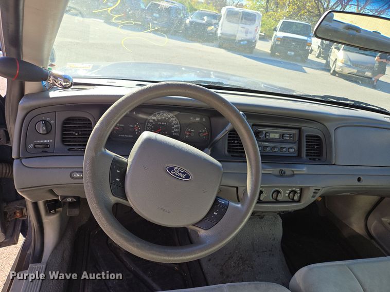 image for item EQ3607 2005 Ford Crown Victoria Police Interceptor 
