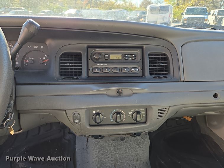 image for item EQ3607 2005 Ford Crown Victoria Police Interceptor 