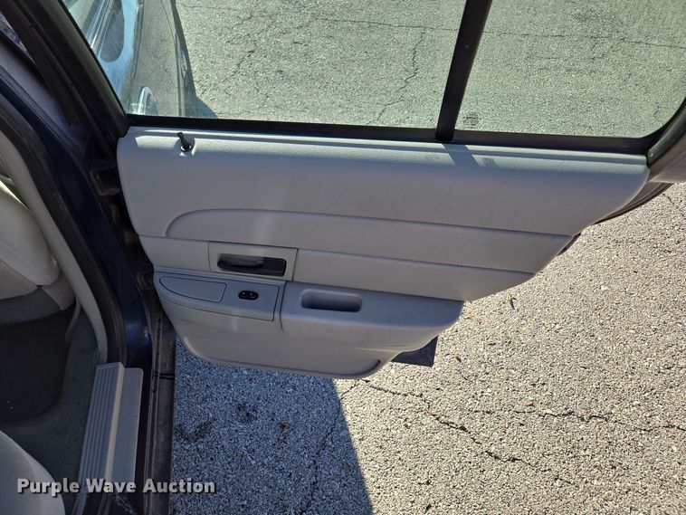 image for item EQ3607 2005 Ford Crown Victoria Police Interceptor 