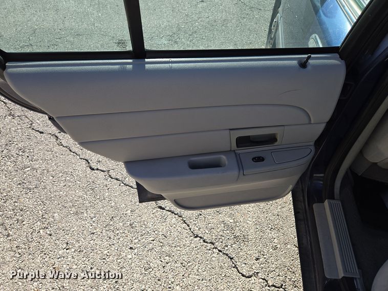 image for item EQ3607 2005 Ford Crown Victoria Police Interceptor 