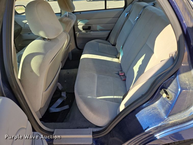 image for item EQ3607 2005 Ford Crown Victoria Police Interceptor 