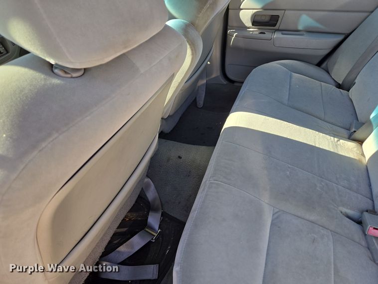 image for item EQ3607 2005 Ford Crown Victoria Police Interceptor 