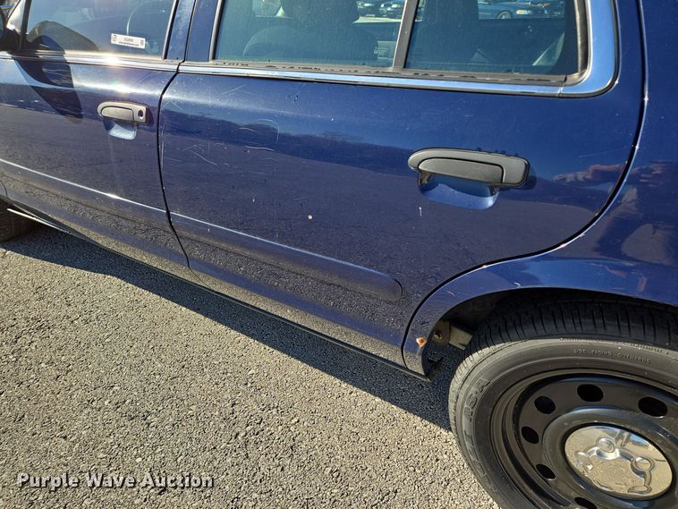 image for item EQ3608 2007 Ford Crown Victoria Police Interceptor 