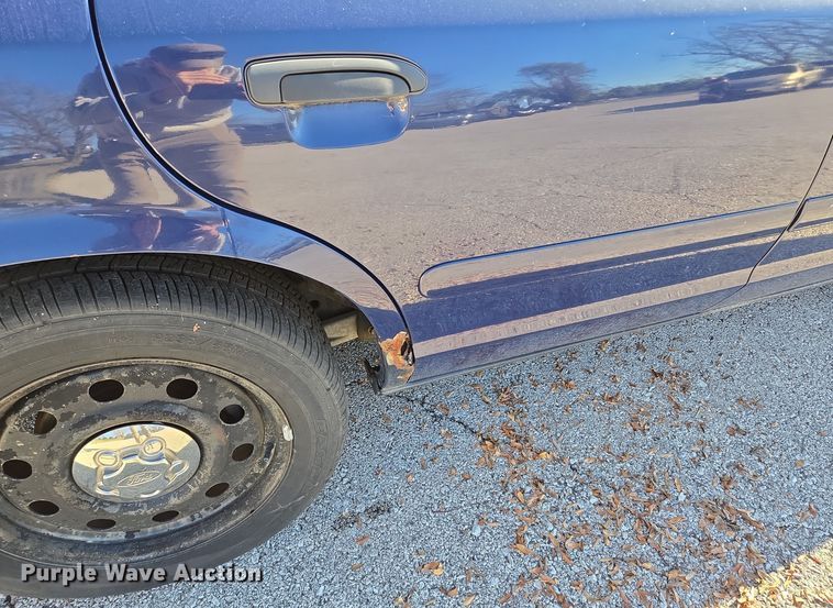 image for item EQ3608 2007 Ford Crown Victoria Police Interceptor 