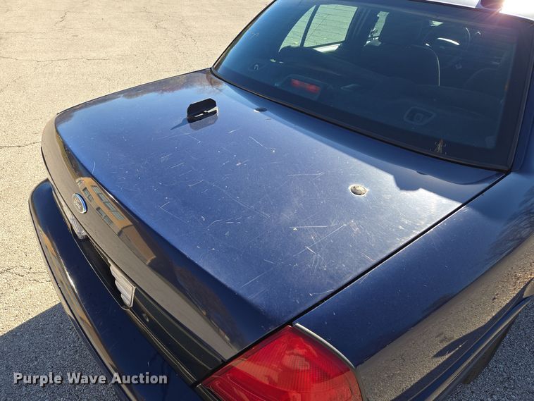 image for item EQ3608 2007 Ford Crown Victoria Police Interceptor 