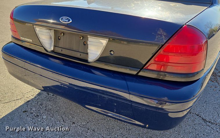 image for item EQ3608 2007 Ford Crown Victoria Police Interceptor 
