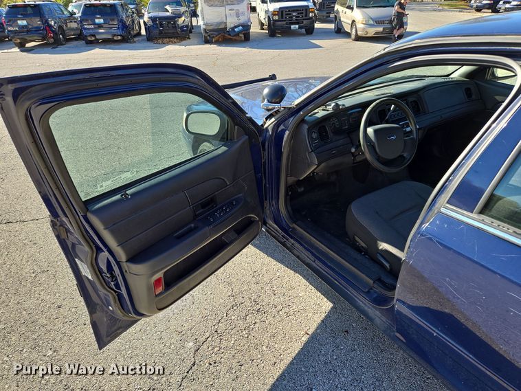 image for item EQ3608 2007 Ford Crown Victoria Police Interceptor 