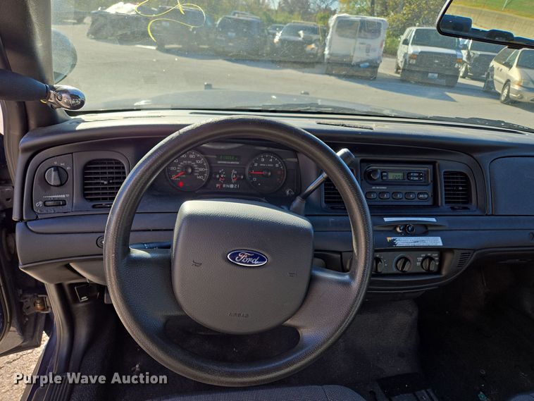 image for item EQ3608 2007 Ford Crown Victoria Police Interceptor 