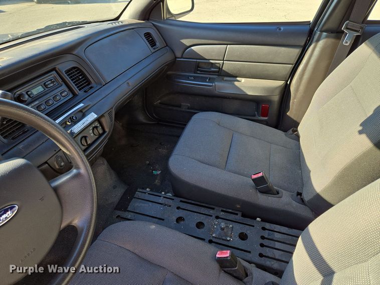 image for item EQ3608 2007 Ford Crown Victoria Police Interceptor 