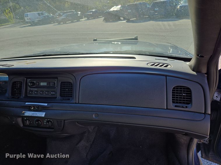 image for item EQ3608 2007 Ford Crown Victoria Police Interceptor 