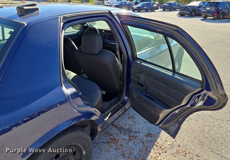 image for item EQ3608 2007 Ford Crown Victoria Police Interceptor 