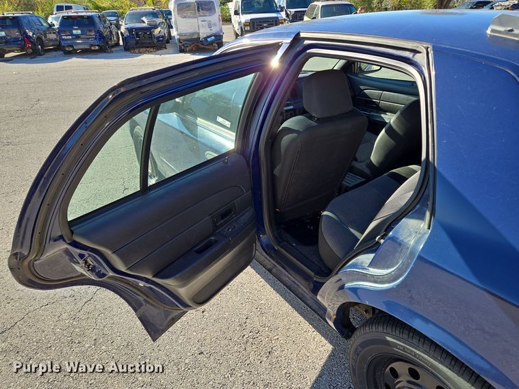 image for item EQ3608 2007 Ford Crown Victoria Police Interceptor 