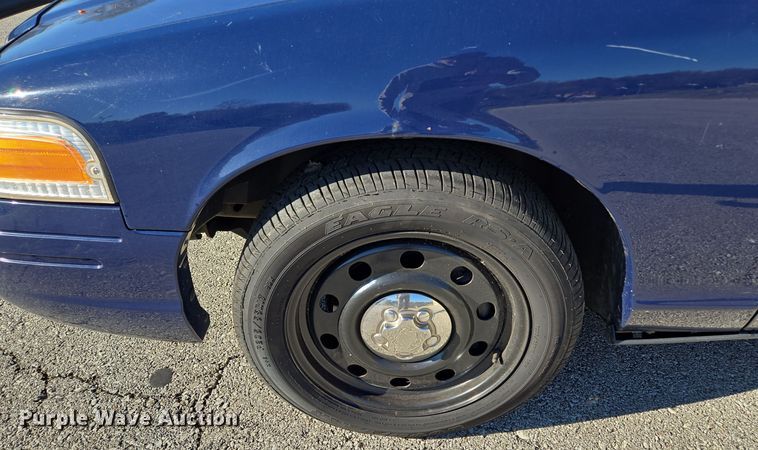 image for item EQ3608 2007 Ford Crown Victoria Police Interceptor 