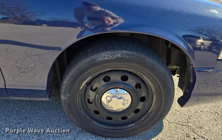 image for item EQ3608 2007 Ford Crown Victoria Police Interceptor 