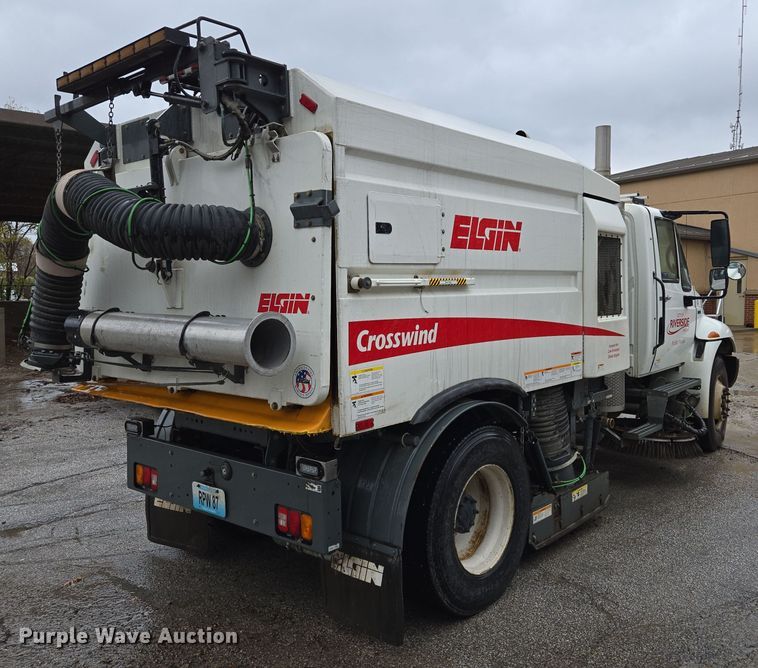 image for item EQ3635 2011 International  4300 street sweeper truck