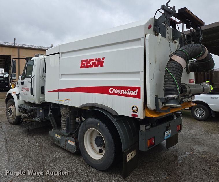 image for item EQ3635 2011 International  4300 street sweeper truck