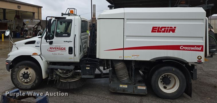 image for item EQ3635 2011 International  4300 street sweeper truck