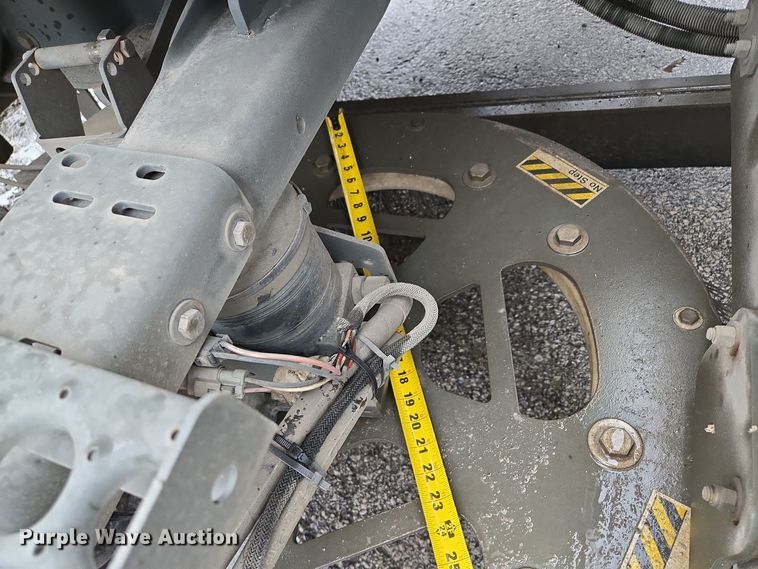 image for item EQ3635 2011 International  4300 street sweeper truck