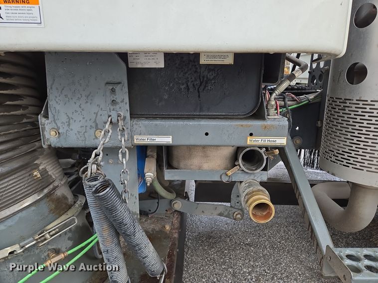 image for item EQ3635 2011 International  4300 street sweeper truck