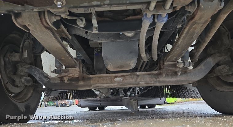 image for item EQ3635 2011 International  4300 street sweeper truck