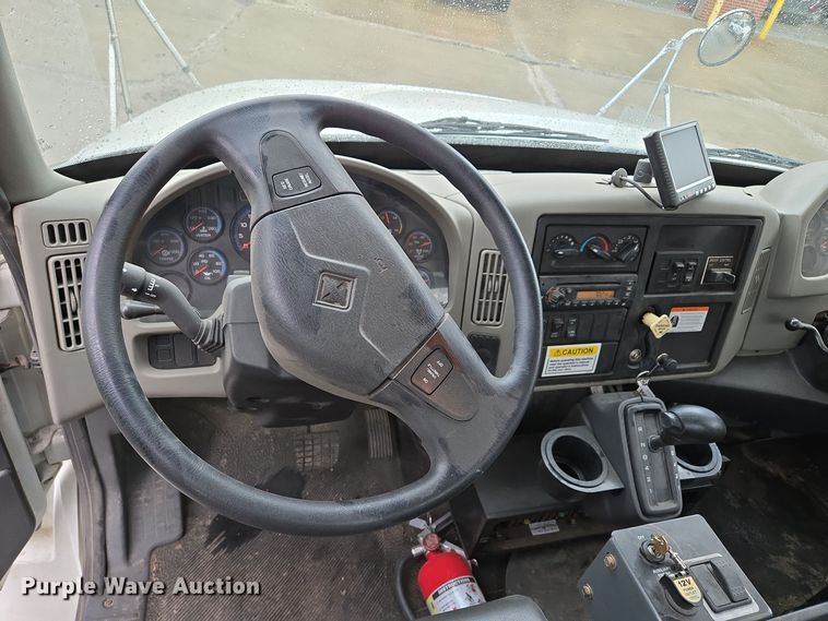 image for item EQ3635 2011 International  4300 street sweeper truck