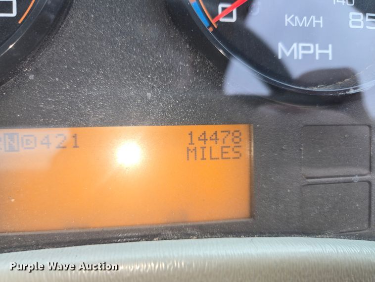 image for item EQ3635 2011 International  4300 street sweeper truck