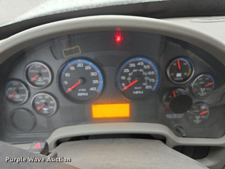 image for item EQ3635 2011 International  4300 street sweeper truck