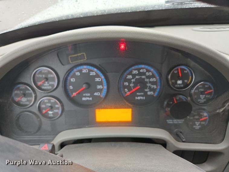 image for item EQ3635 2011 International  4300 street sweeper truck