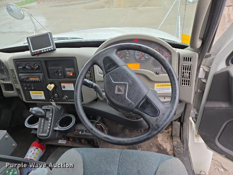 image for item EQ3635 2011 International  4300 street sweeper truck