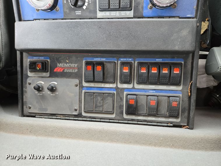 image for item EQ3635 2011 International  4300 street sweeper truck