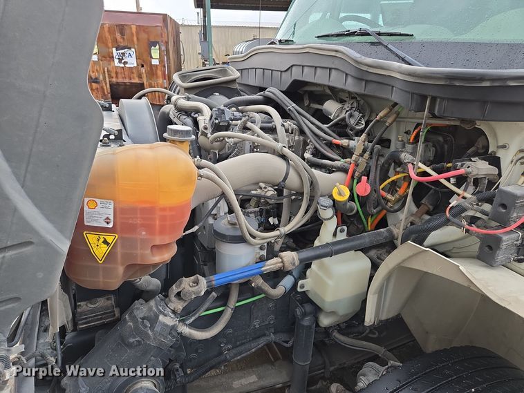 image for item EQ3635 2011 International  4300 street sweeper truck