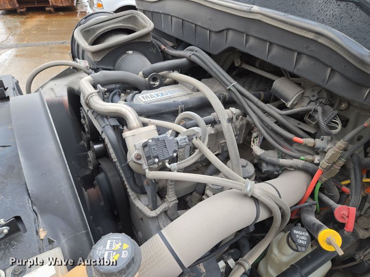 image for item EQ3635 2011 International  4300 street sweeper truck