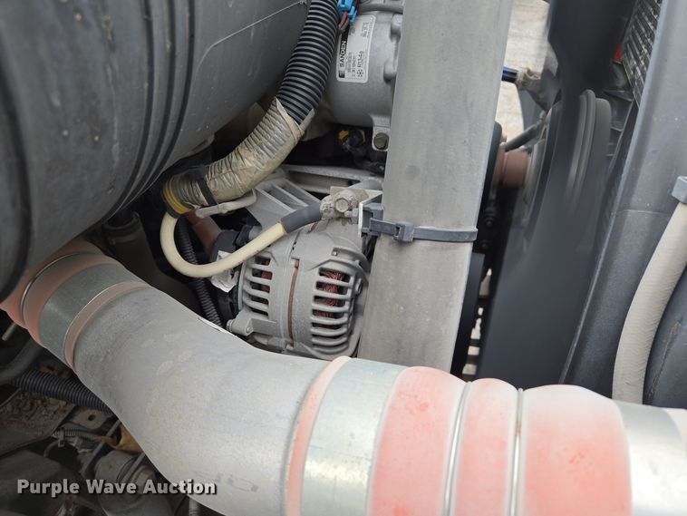 image for item EQ3635 2011 International  4300 street sweeper truck