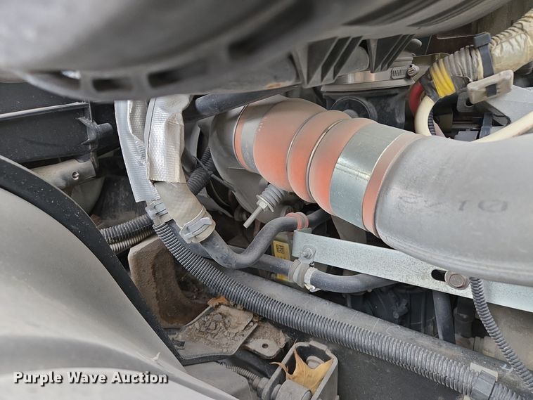 image for item EQ3635 2011 International  4300 street sweeper truck