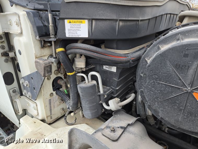 image for item EQ3635 2011 International  4300 street sweeper truck