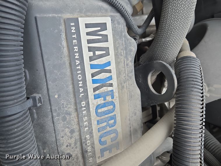 image for item EQ3635 2011 International  4300 street sweeper truck