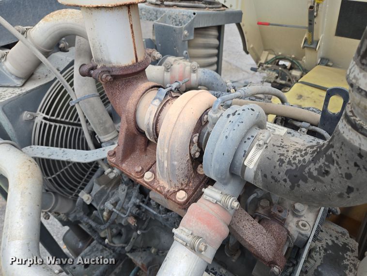 image for item EQ3635 2011 International  4300 street sweeper truck