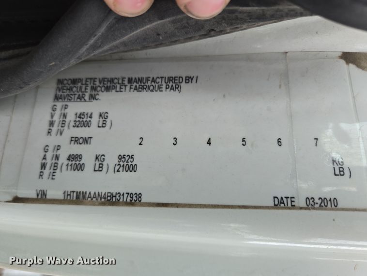 image for item EQ3635 2011 International  4300 street sweeper truck