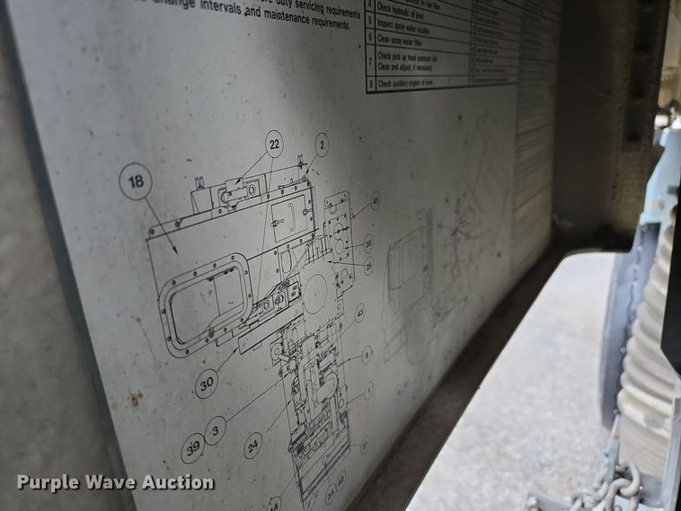 image for item EQ3635 2011 International  4300 street sweeper truck