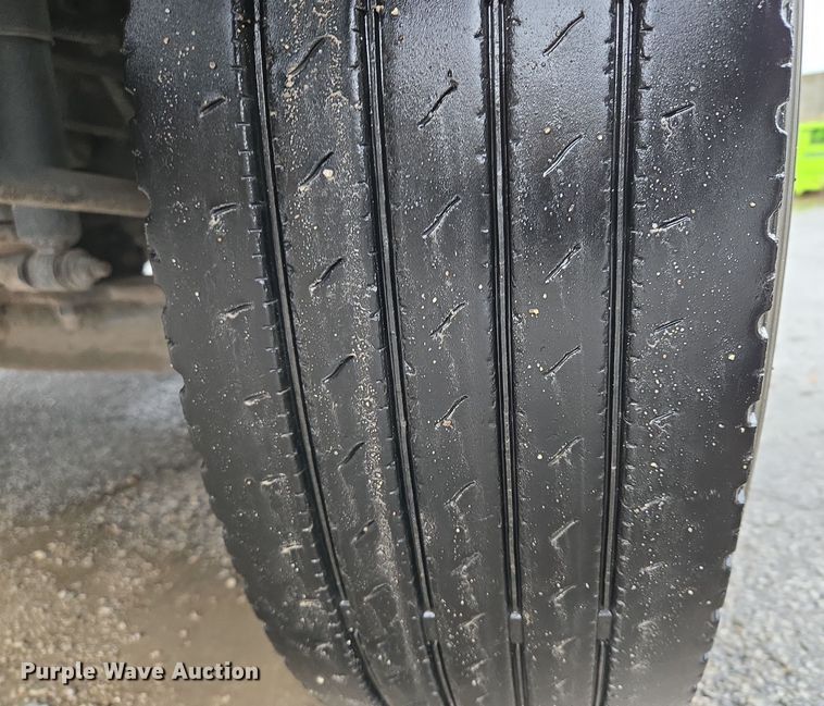 image for item EQ3635 2011 International  4300 street sweeper truck