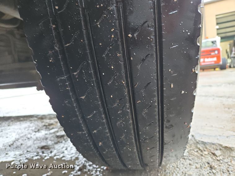 image for item EQ3635 2011 International  4300 street sweeper truck